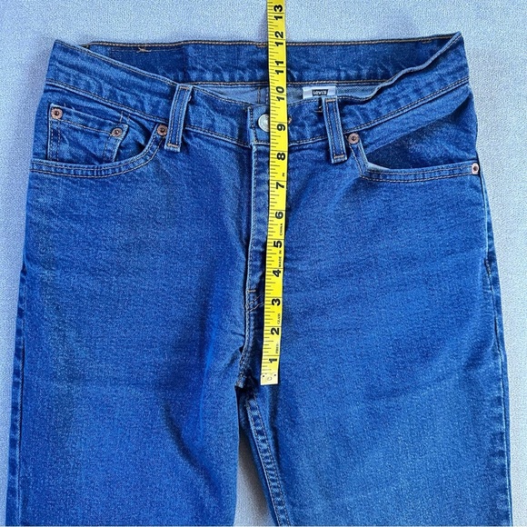 Vintage Levi’s 517 Slim Bootcut Jeans. Size 7. Medium wash. - Picture 9 of 10